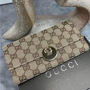 🌵Gucci Long Wallet  Canvas with pink interior🌵